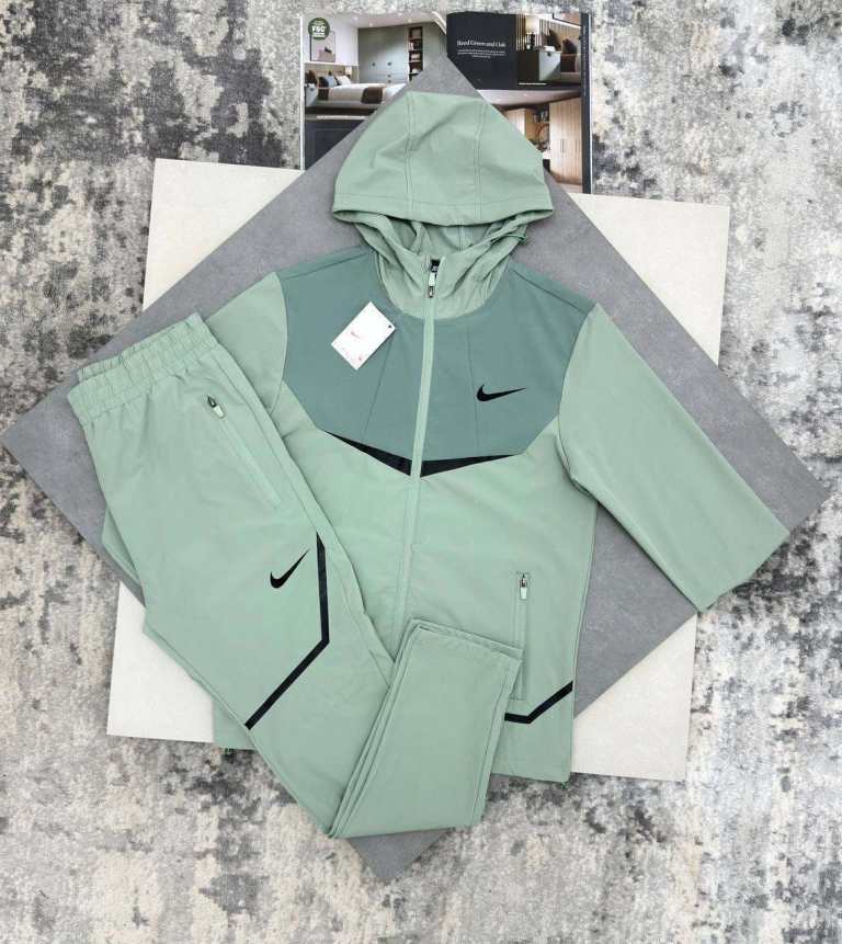 Nike tracksuit pre loved 