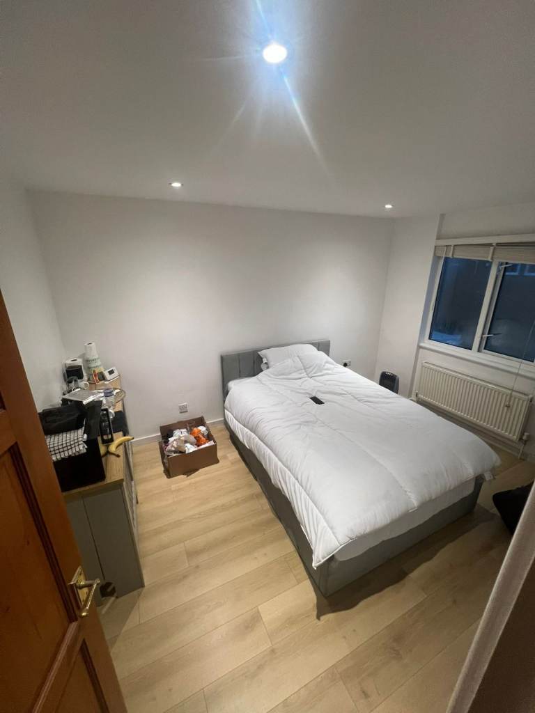 Spacious and Cosy Double Rooms for Rent in - CR0 9JS
