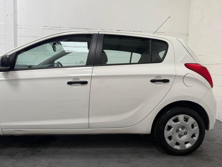 2014 Hyundai i20 1.2 Classic Euro 5 5dr HATCHBACK Petrol Manual