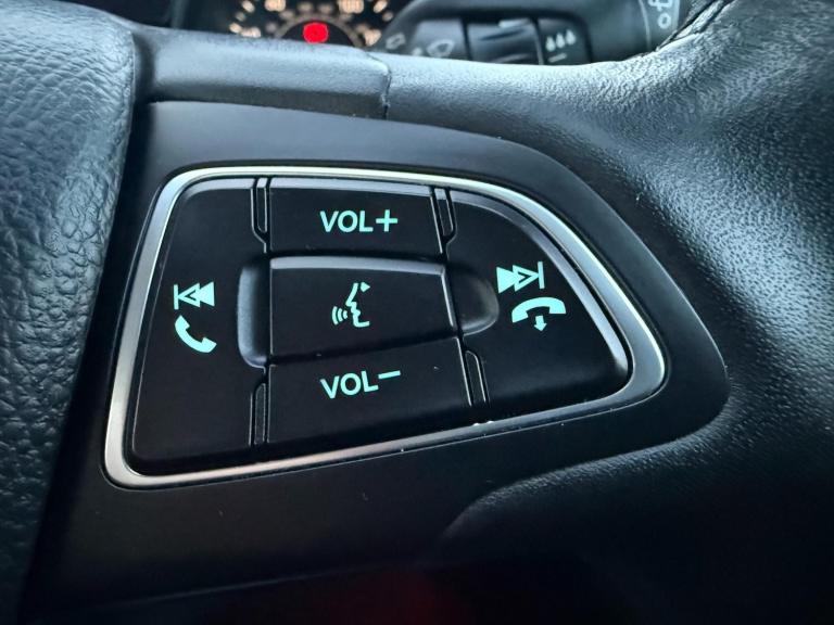 2015 Ford Focus 1.0T EcoBoost Titanium Euro 6 (s/s) 5dr HATCHBACK Petrol Manual