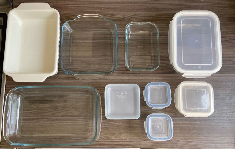 9 Oven Trays / Baking Dishes with Lids - Set