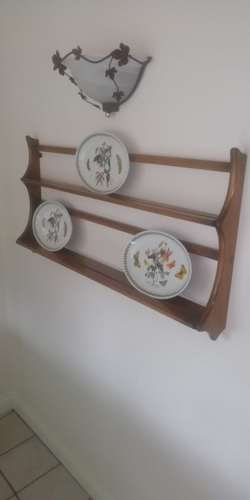 ERCOL WINDSOR GOLDEN DAWN SOLID ELM 2-TIER PLATE RACK WALL HUNG 97cm L x 50cm H