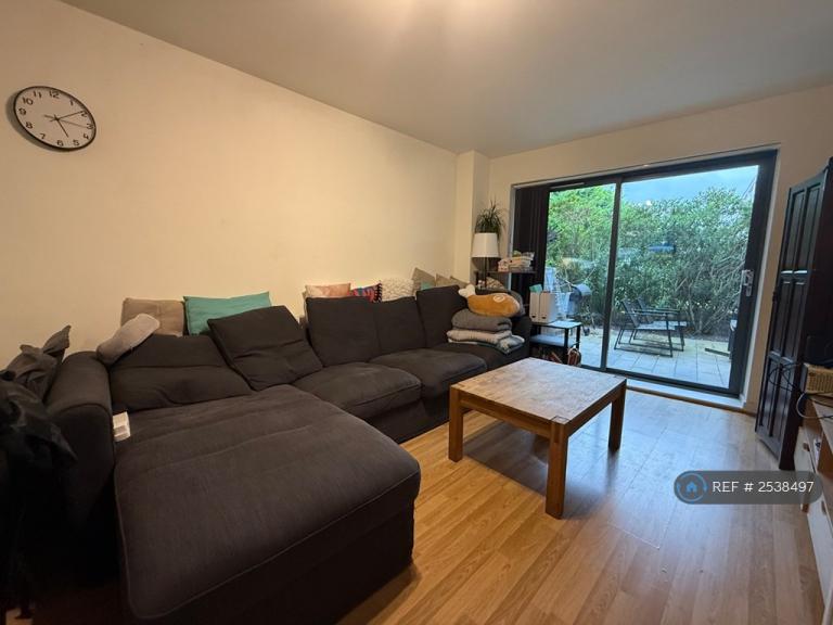 3 bedroom flat in Treby Street, London, E3 (3 bed) (#2538497)