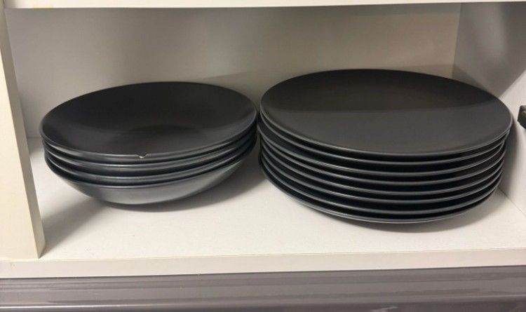 Ikea 28-piece dinner set, matt dark grey