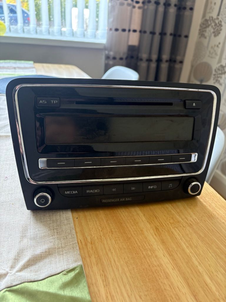 Skoda superb mk2 radio head unit 