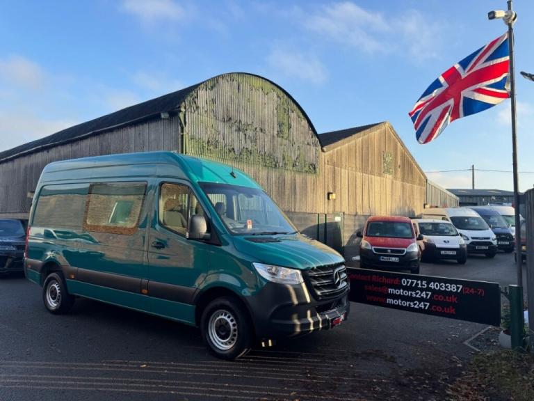  Mercedes-Benz Sprinter SPRINTER 2.1L 314CDI 3.5t H2 L2 RWD WINDOW COMBI CREW