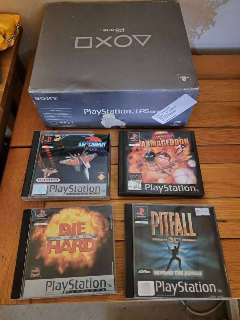 Playstation slim ps one console boxed, 7 games