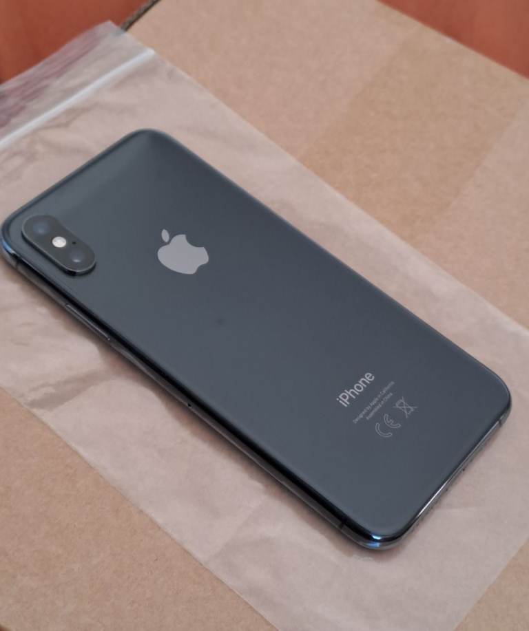 IPHONE XS - 256GB - UNLOCKED