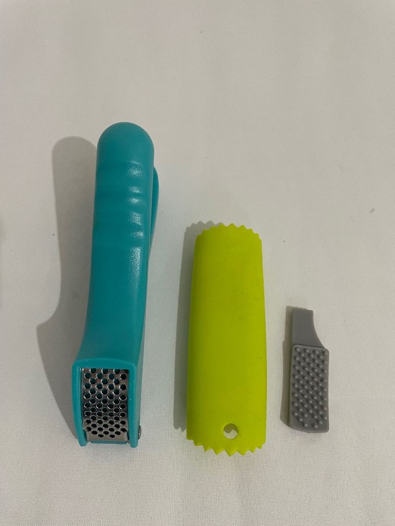 Garlic Press and Peelers Set – As Good As New
