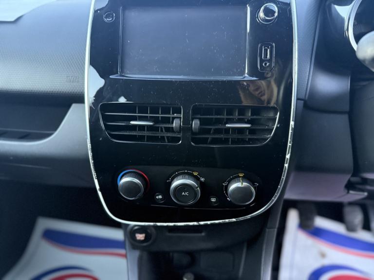 RENAULT CLIO 1.2 Dynamique MediaNav 1.2 16V 75 2015