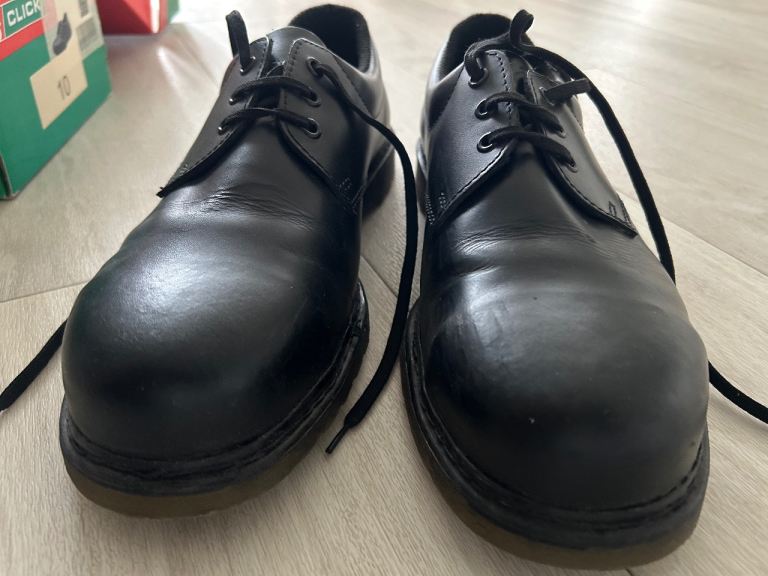 Mens black workwear size 10 reinforced toe shoes