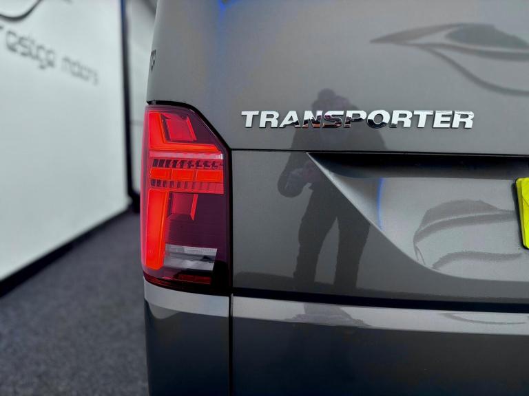 2022 Volkswagen Transporter 2.0 BiTDI T32 Highline Kombi DSG FWD SWB Euro 6 (s/s) 5dr WINDOW VAN ...