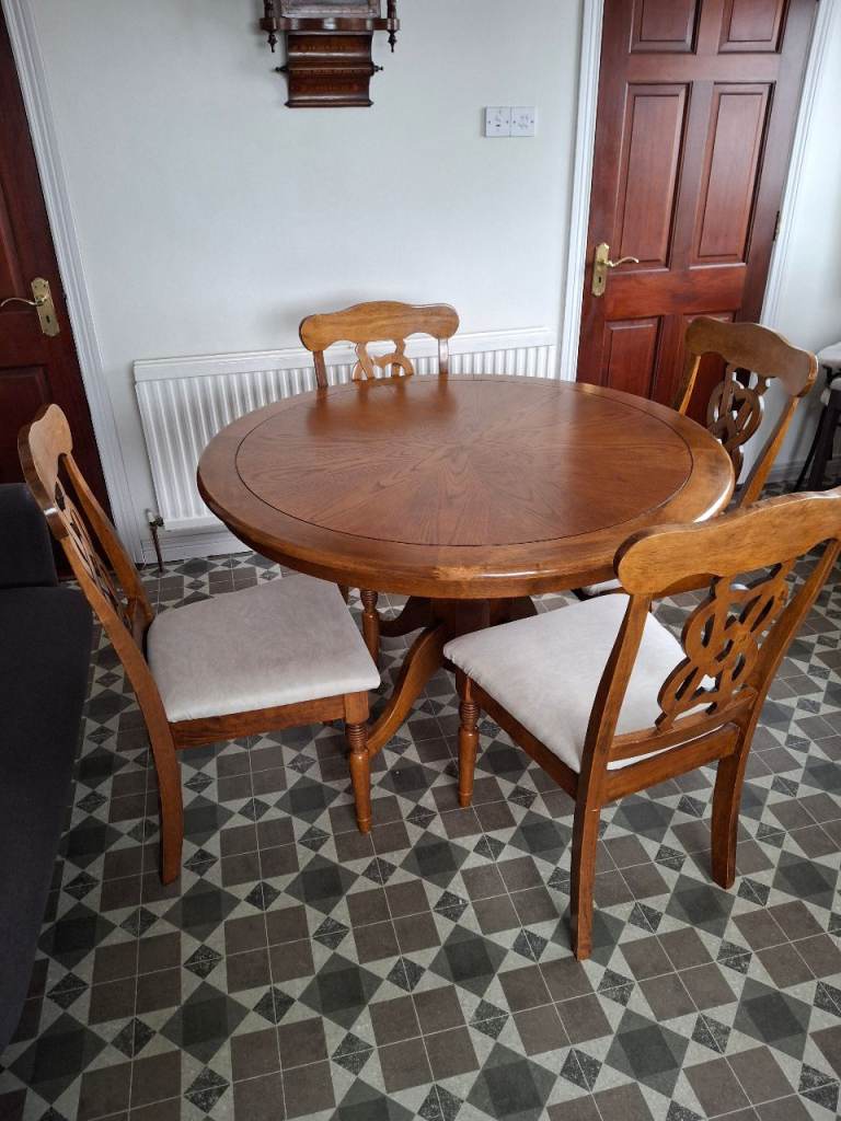 image for Dining room table with 4 chairs 
