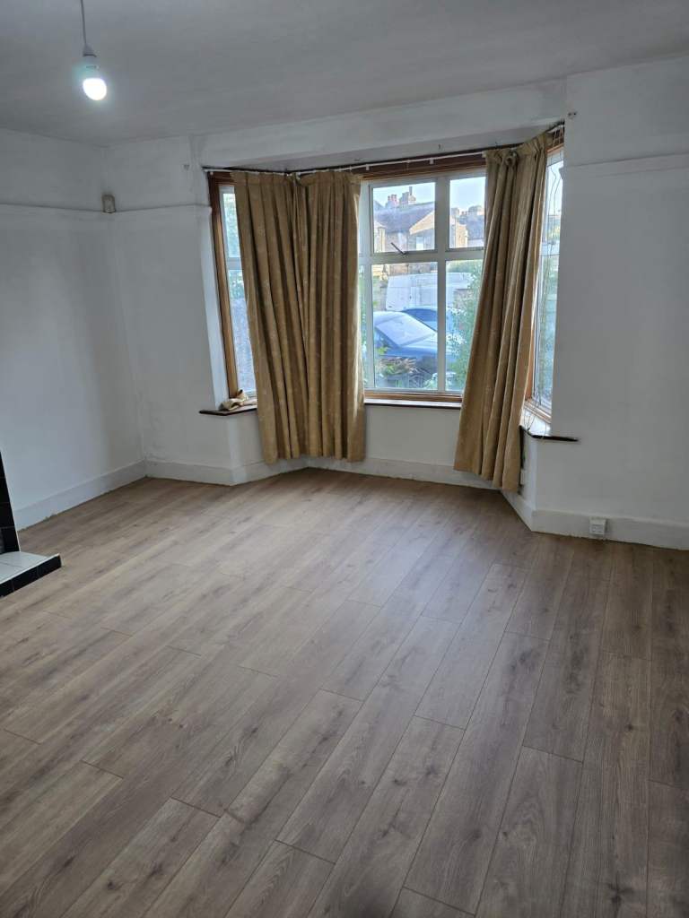 Four Bedroom House in Between Norbury and Thornton Heath