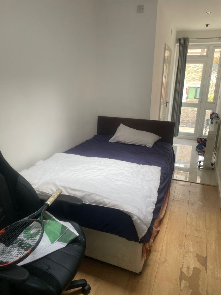 Studio Flat to rent in Hounslow Central
