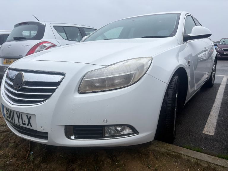 Vauxhall, INSIGNIA, Hatchback, 2011, Manual, 1956 (cc), 5 doors