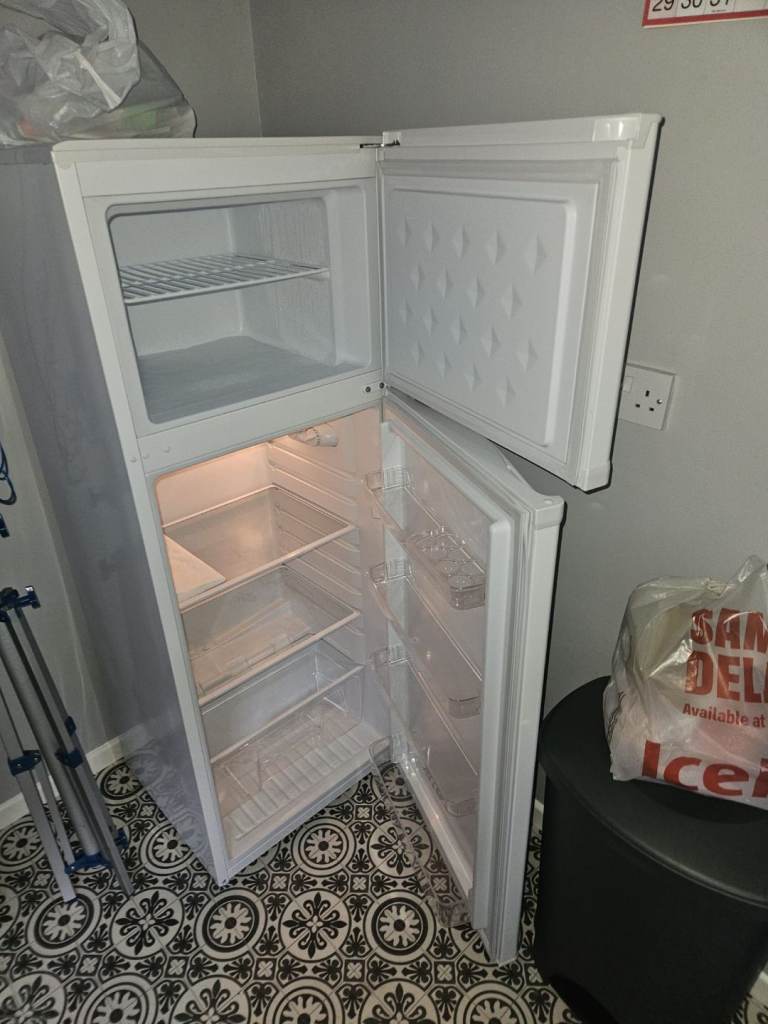 White PowerPoint fridge freezer 
