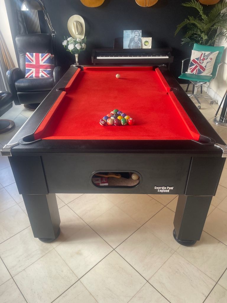 7ft x 4ft Pool Table by Geordie Pool