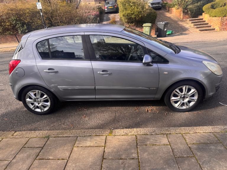 Automatic Vauxhall Corsa 1.4 petrol 1 year mot Ulze free full service history 