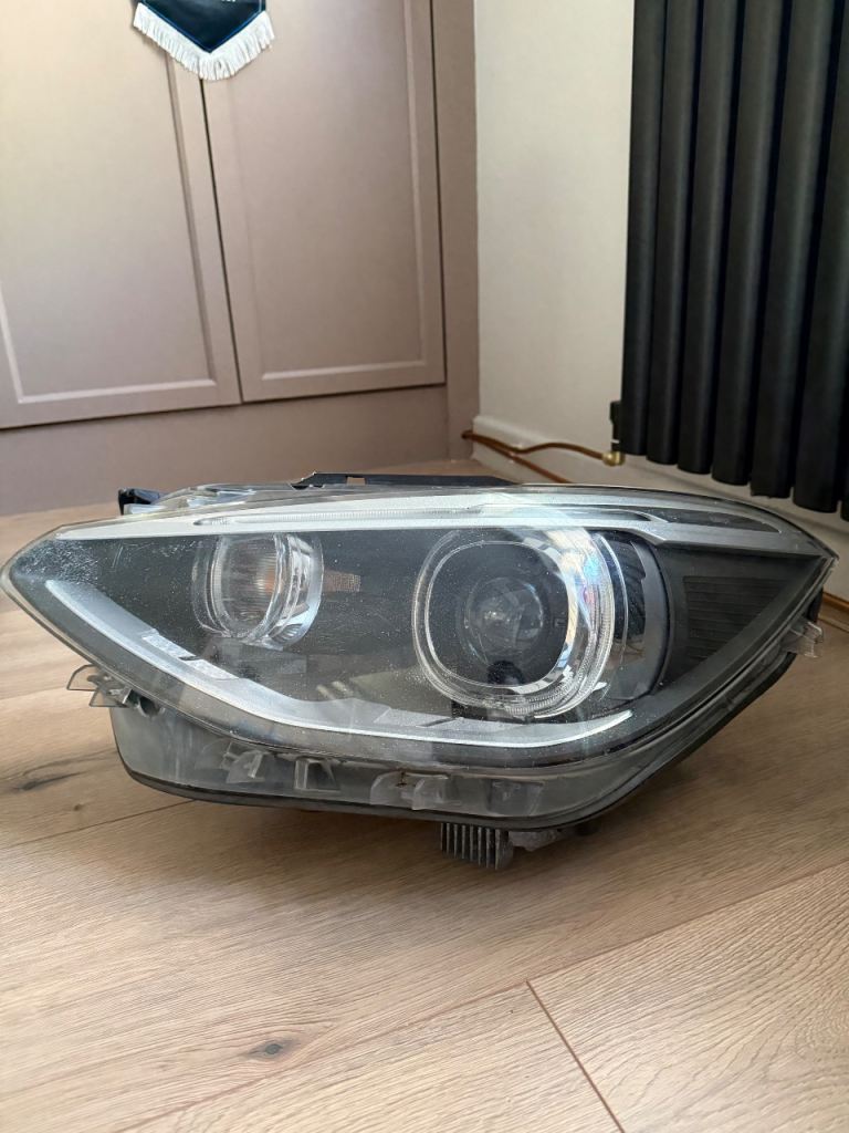 Read description - BMW 1 series F20 xenon headlight 7229693