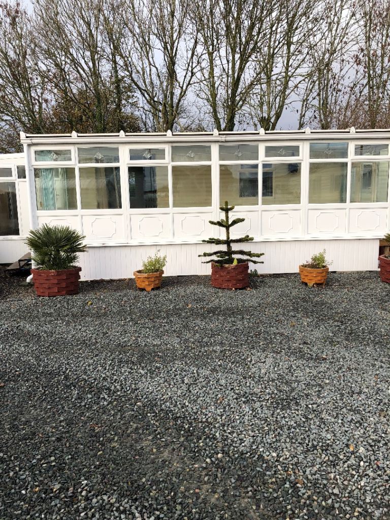 OFF SITE pemberton park lane caravan new boiler new carpets 39x14