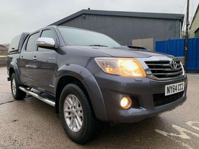 2014 64' Toyota Hilux INVINCIBLE 3.0 D-4D MANUAL DOUBLE CAB 4X4 PICK UP (NO VAT)