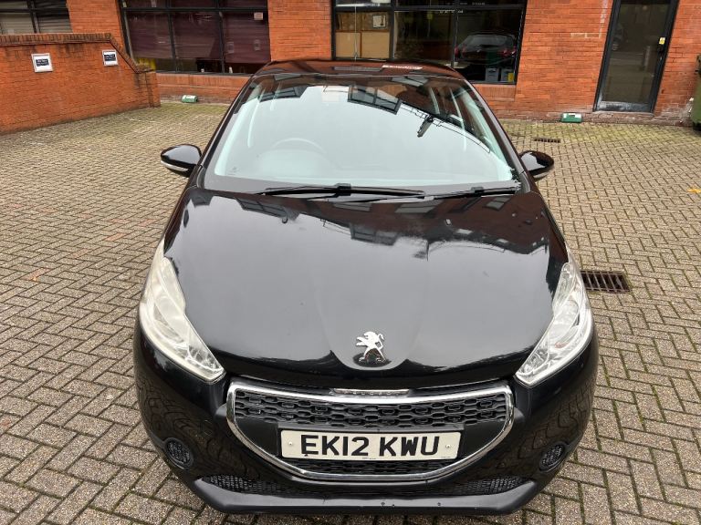 Peugeot, 208, Hatchback, 2012, Manual, 1199 (cc), 5 doors