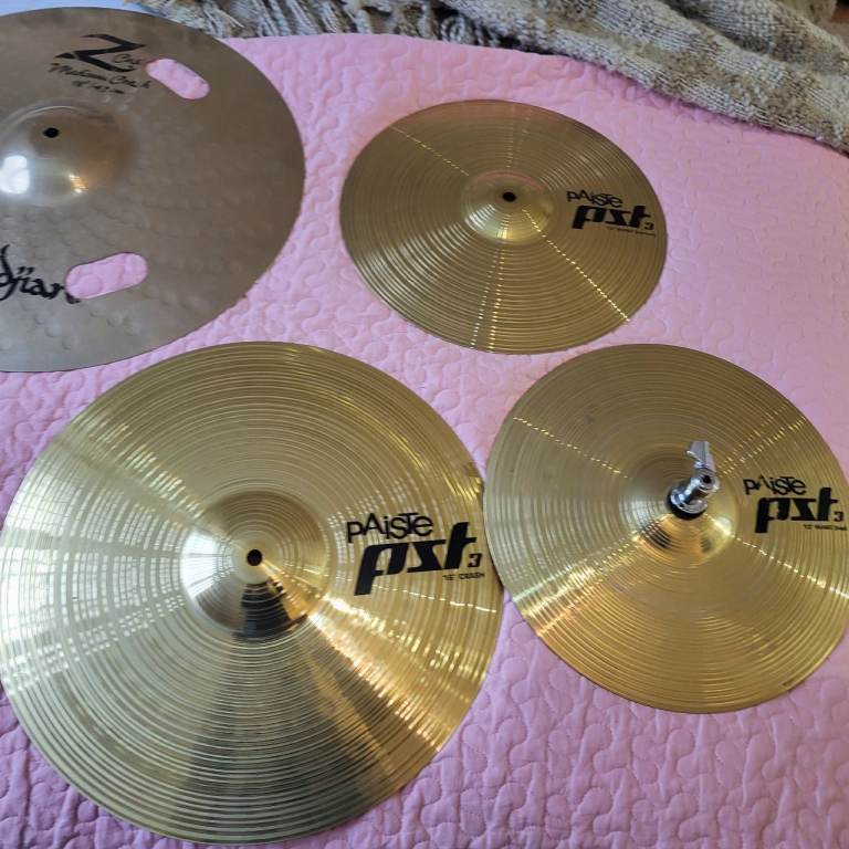 Pearl Forum 5 piece kit with quality Cymbals
