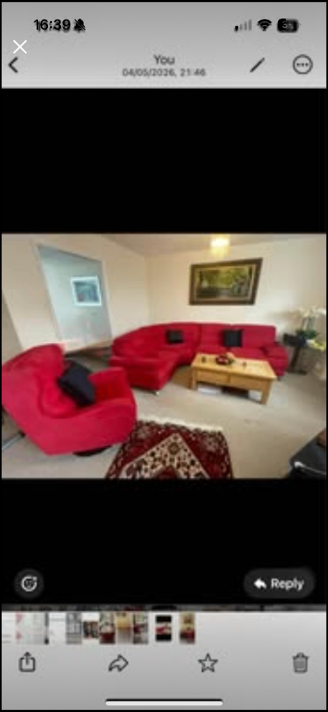 Fishpools Corner Sofa, Dining Table & 6 Chairs