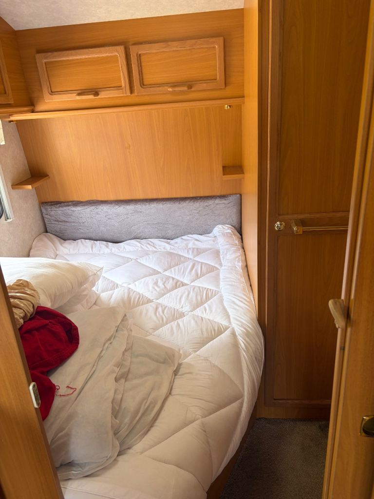 Avondale Rialto 2002 Fixed Bed *For Sale*