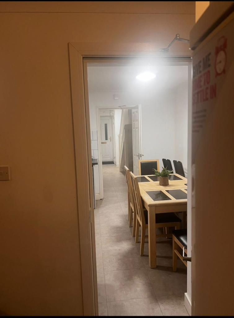 Spacious and Cosy Double Room for Rent in - CO4 3NX