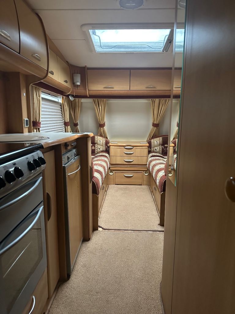 2006 Swift challenger 550 4 berth with fixed transverse bed
