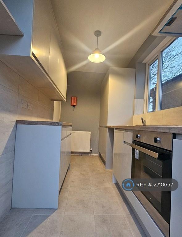 2 bedroom flat in Neasden Lane, London, NW10 (2 bed) (#2710657)