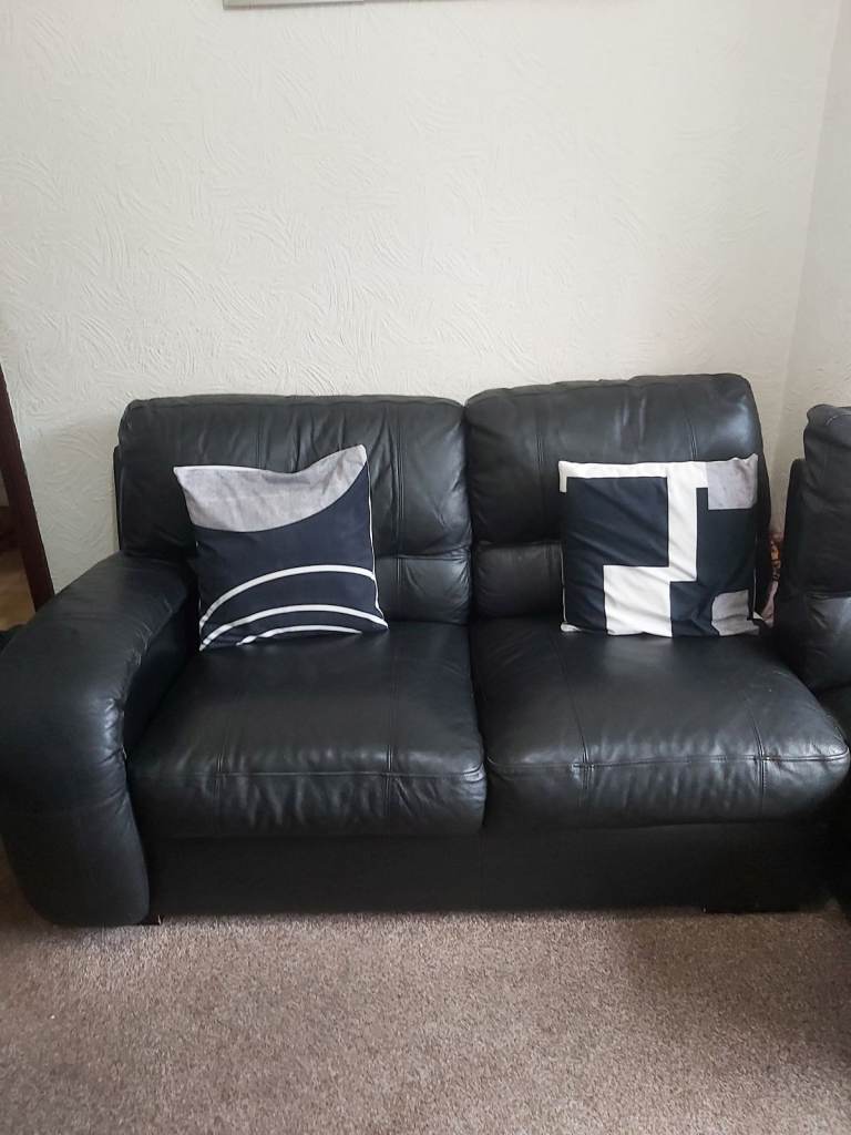  CLEARANCE - L Shaped Corner Leather Sofa.