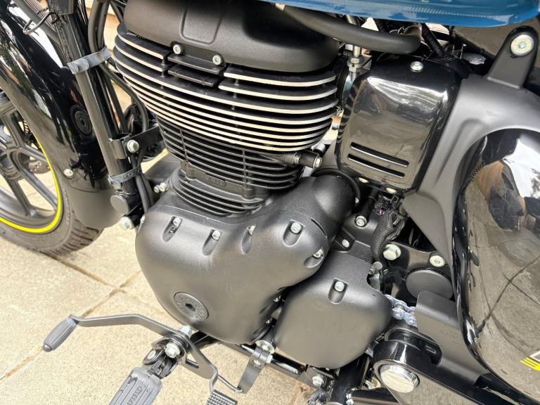 2024 / 24 Royal Enfield METEOR 350 £2750 Blue 134 miles.