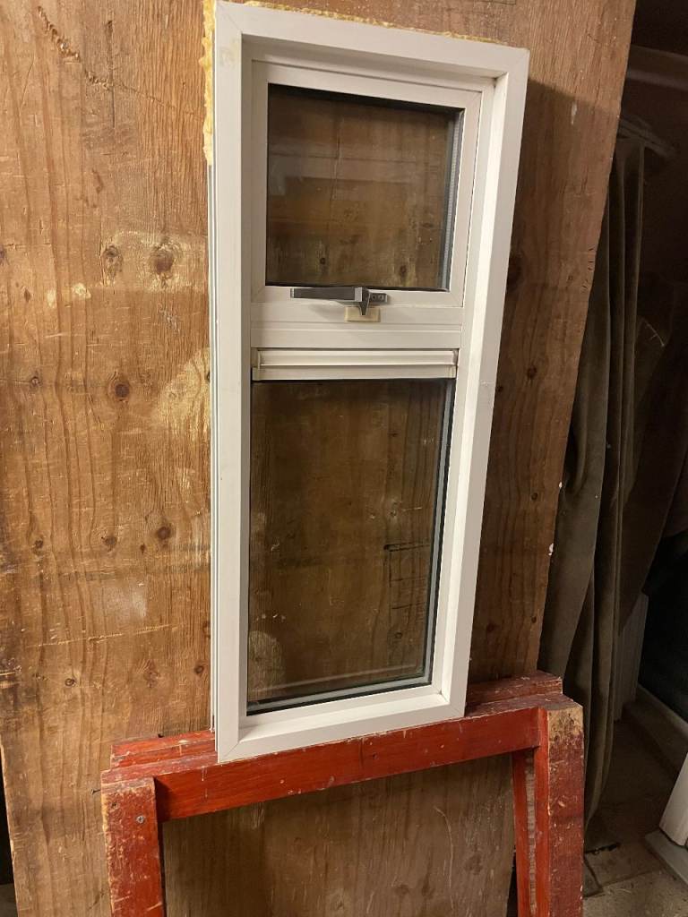 H 98 x W 40 cm - SMALL MODERN ALUMINIUM DOUBLE GLAZED WINDOW - CLEAR GLASS (REF: SJ474) 