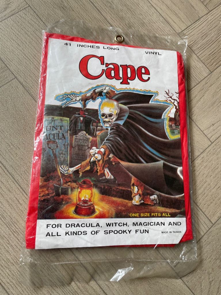 Cape, Dracula, wizard, witch, magician, 41 inch red fancy dress cape, vinyl. New