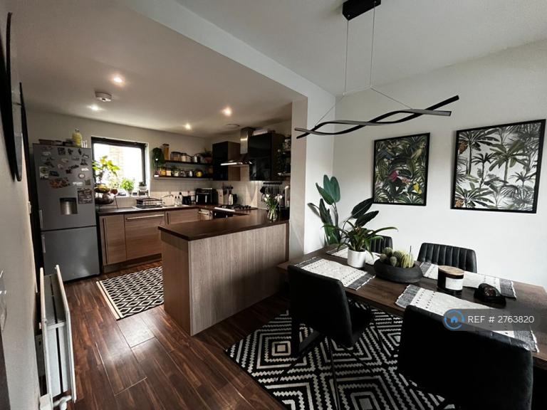 3 bedroom house in Collingburn Avenue, Salford, M5 (3 bed) (#2763820)