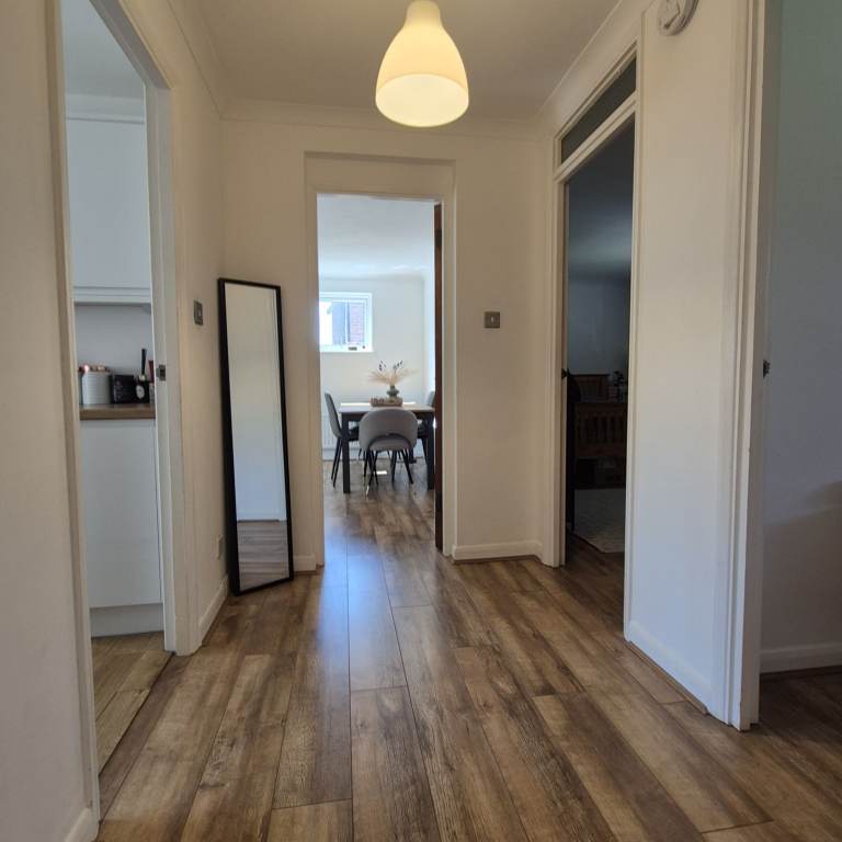 Perfect 3 bedroom house for long term rent located near tube in Walthamstow!