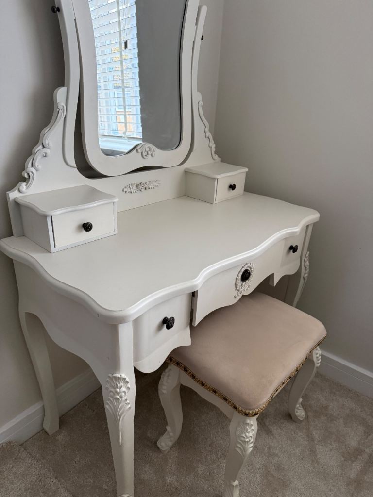 Dressing table and seat 