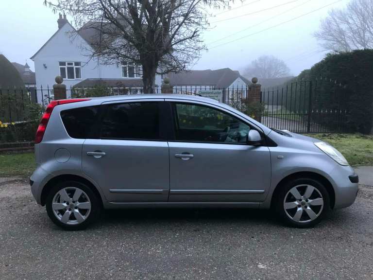 LOW MILEAGE NISSAN NOTE 1.6 SVE HALF LEATHER ALLOY WHEELS LOW MILEAGE MOT 5 MONTHS ULEZ COMPLIANT