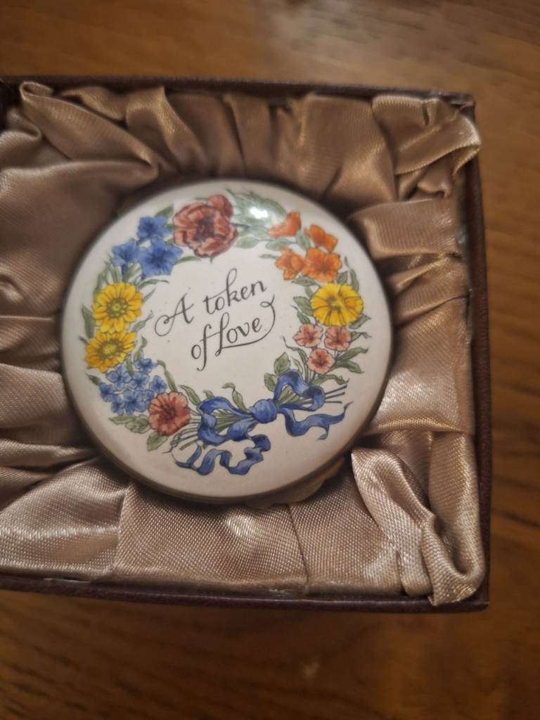 Hand painted crumlees enamel box
