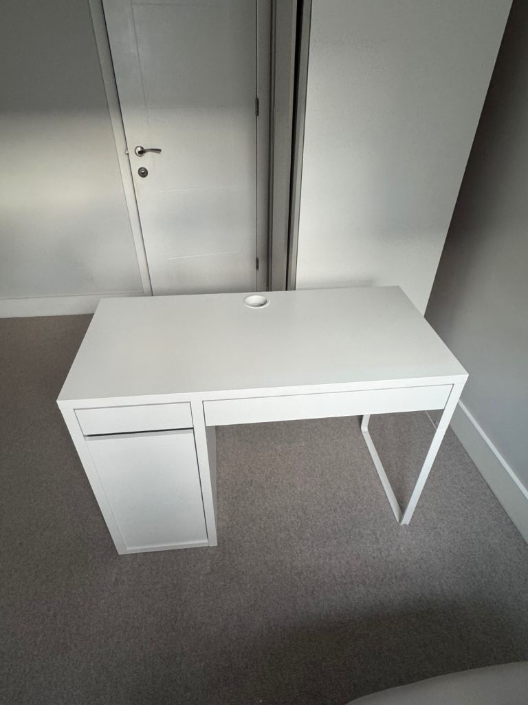 IKEA Micke Desk