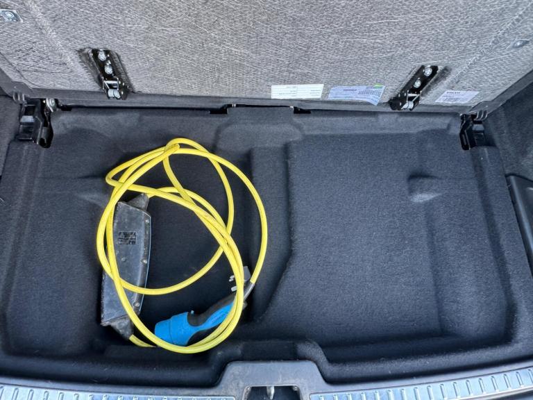 2017 Volvo XC90 2.0 T8 Hybrid Momentum Pro 5dr Geartronic ESTATE PETROL/ELECTRIC Automatic