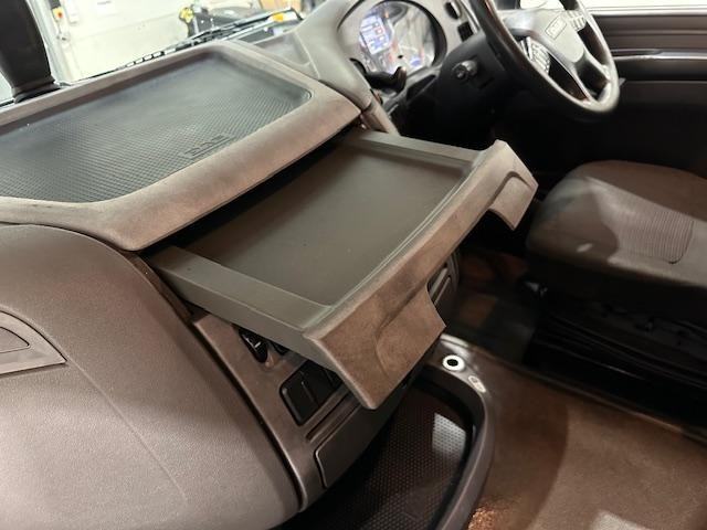 DAF XF 460 6x2 Sleeper Cab Tractor Unit