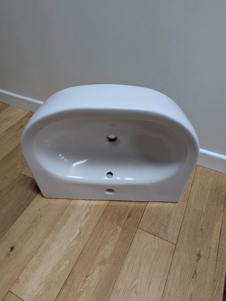 Free 60x48 ceramic sink with stand 