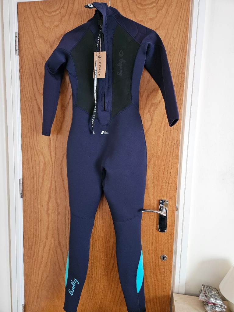 Legacy AXIS 3/2 mm Ladies Wetsuit Full Length Ultra Stetch Back Zip Entry