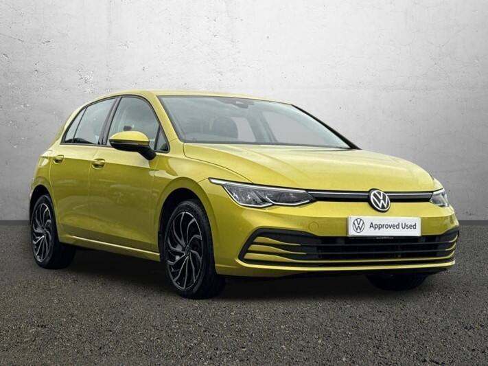 VOLKSWAGEN GOLF 1.5 TSI Life 5dr