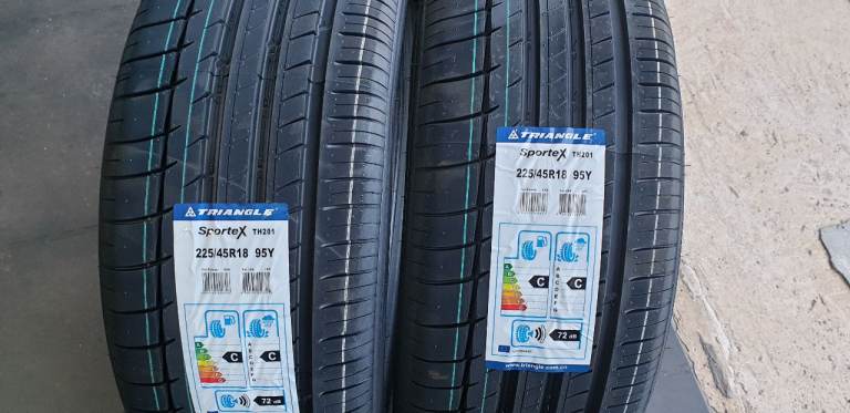 225 45 18 95Y   2 x NEW!! tyres Triangle Sportex TH201 All Season