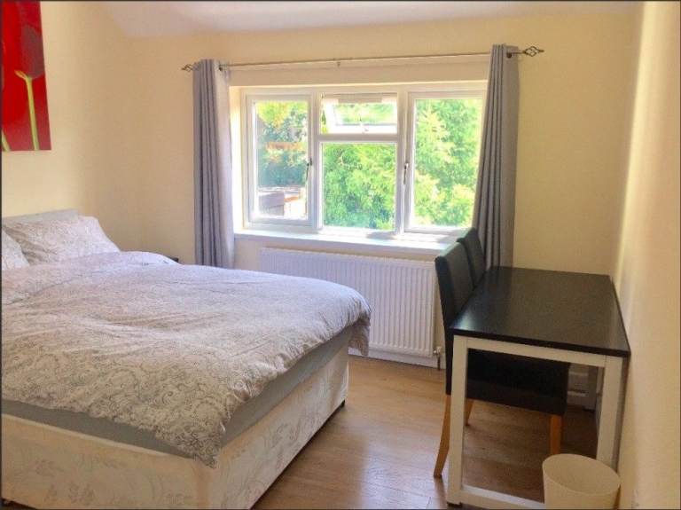 DOUBLE ENSUITE BEDROOM, fully furnished, all bills included and parking space available